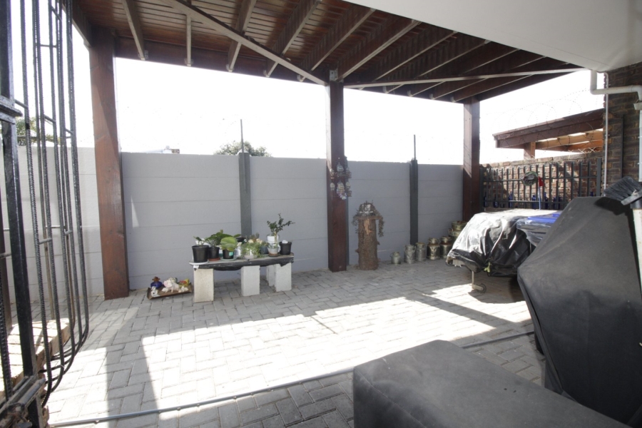  Bedroom Property for Sale in C Place Eastern Cape